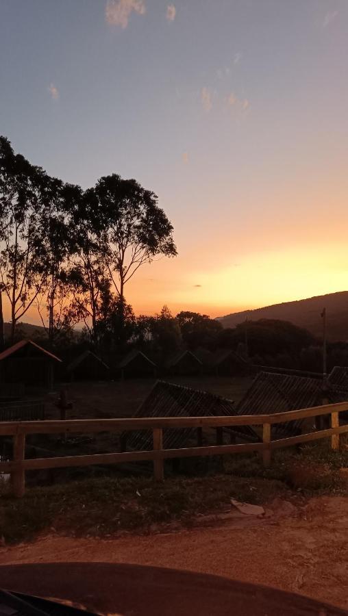 Chales E Camping Do Robinho 1 Сан-Томе-дас-Летрас Экстерьер фото